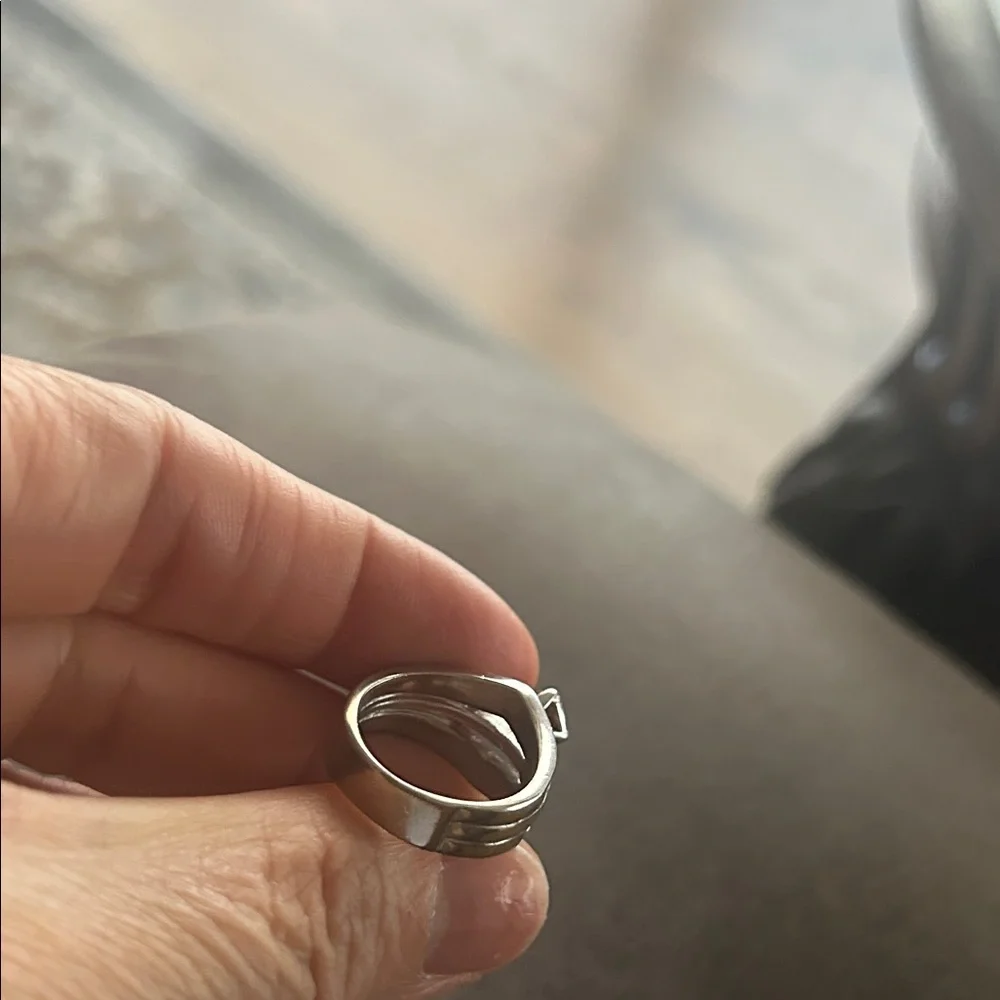Elegant Silver Women's Ring Size 6 - Picture 8 of 10